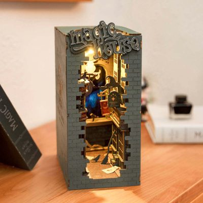 Book Nook Shelf Insert - Magic House TGB03